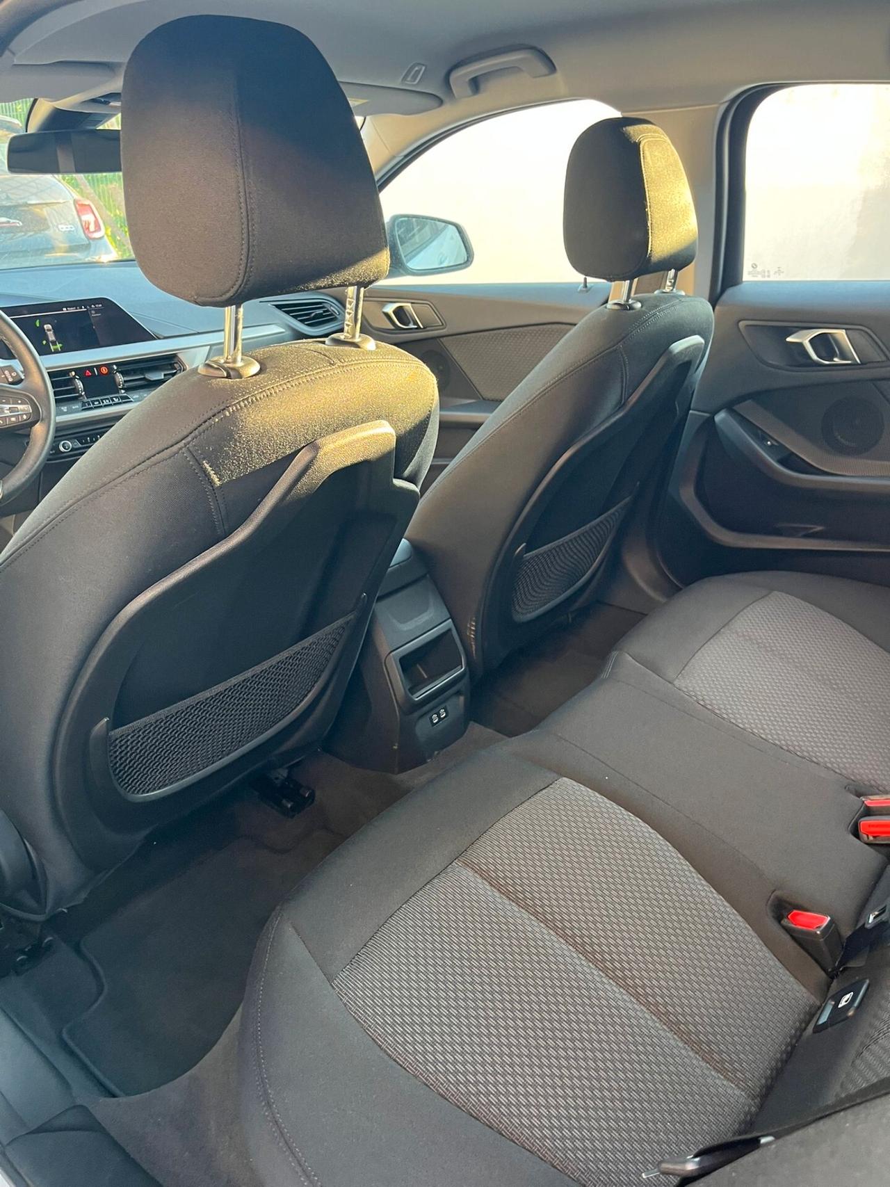 Bmw 116 116d 5p. Business Advantage