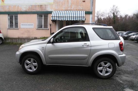 Toyota RAV 4 RAV4 3p 2.0 d-4d 16v Sol FL
