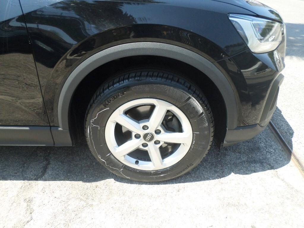 Audi Q2 35 TFSI S tronic Business
