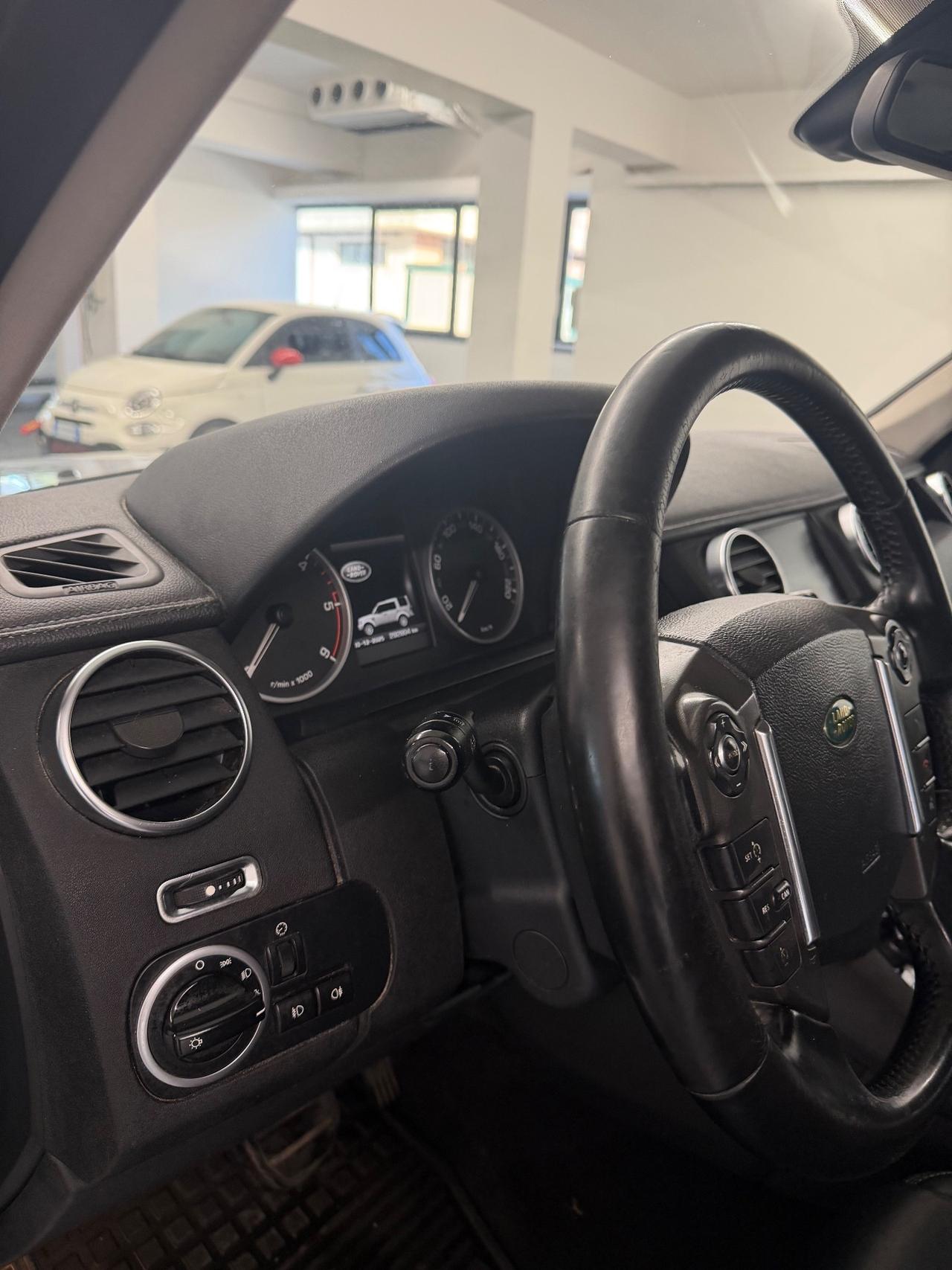 Land Rover Discovery 4 3.0 TDV6 HSE