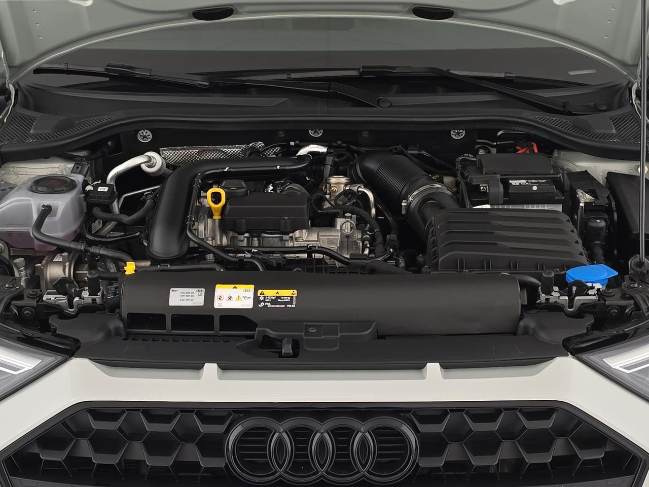 Audi A1 sportback 30 1.0 tfsi identity black 116cv s-tronic