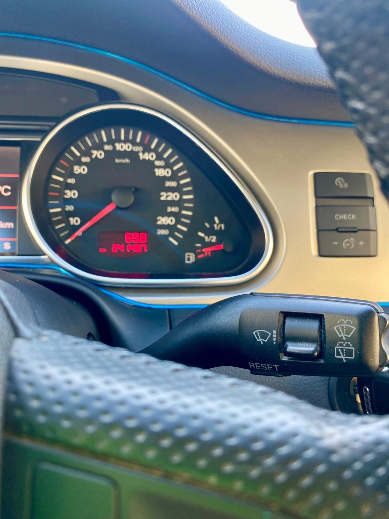 Audi Q7 3.0 V6 TDI 233CV quattro tiptronic