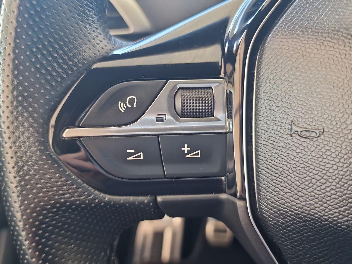 PEUGEOT 3008 1.5 DIESEL 130CV GT - LINE