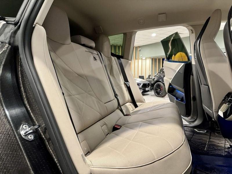 BMW iX iX xDrive40 Pacchetto Sportivo