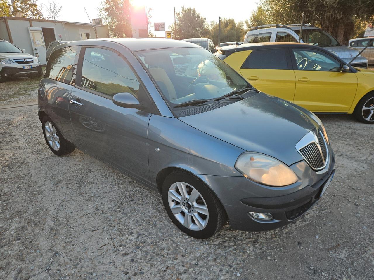 Lancia Ypsilon 1.2 16V Platino