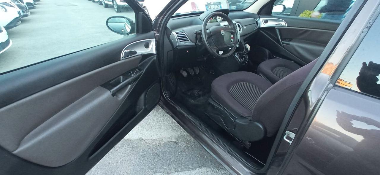 Lancia Ypsilon 1.4 Argento Ecochic GPL