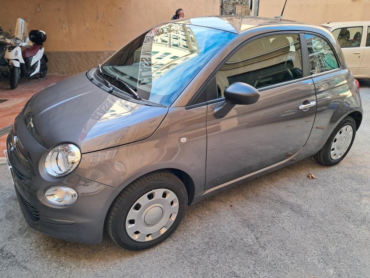 Fiat 500 1.0 Hybrid Red