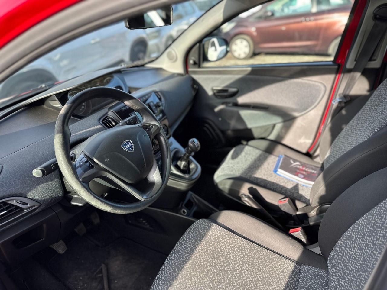 LANCIA Ypsilon 3ª serie - Ypsilon 1.2 69 CV 5 porte Platinum