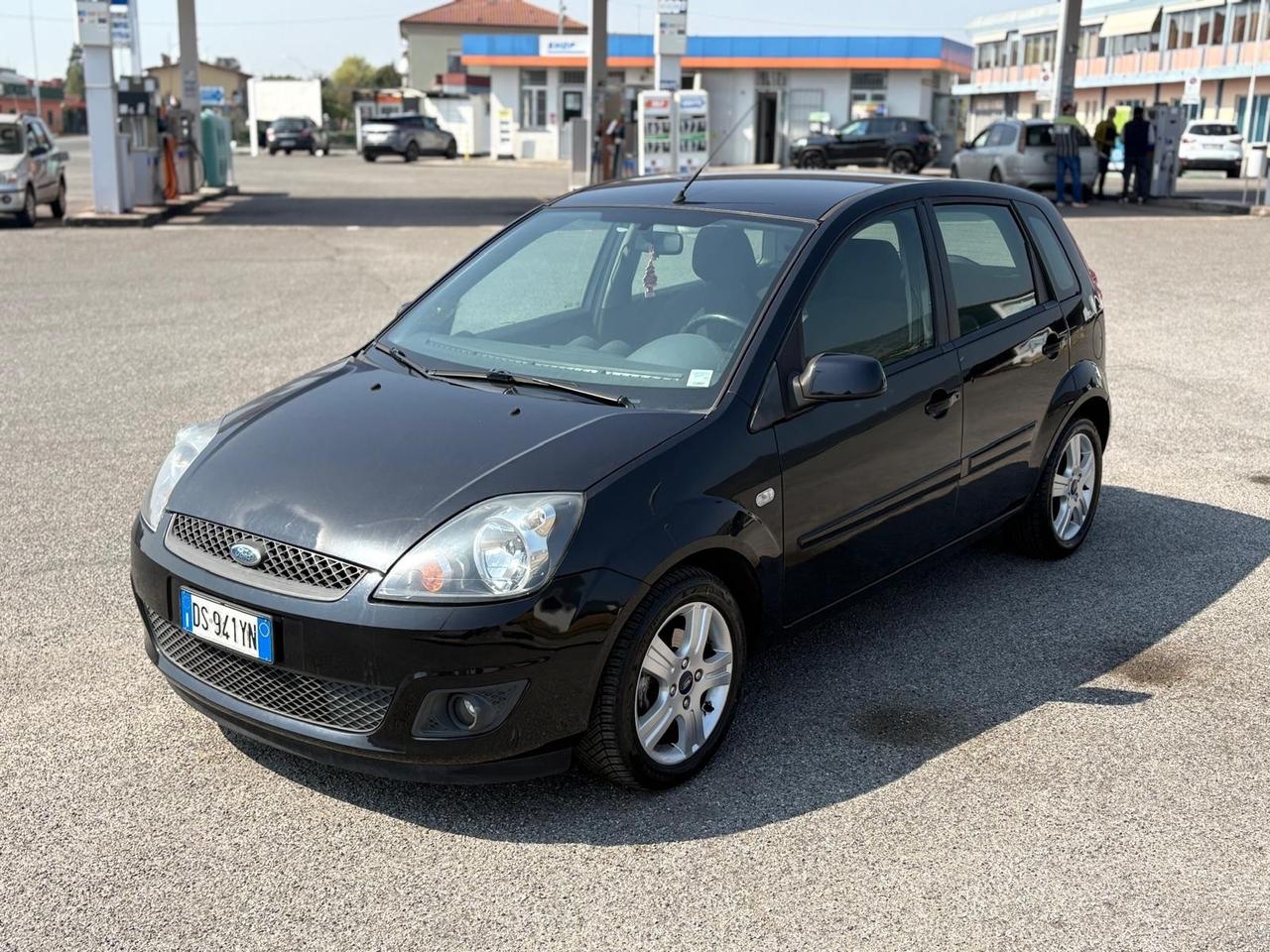 Ford Fiesta 1.4 TDCi 5p. Ghia NEOPATENTATI