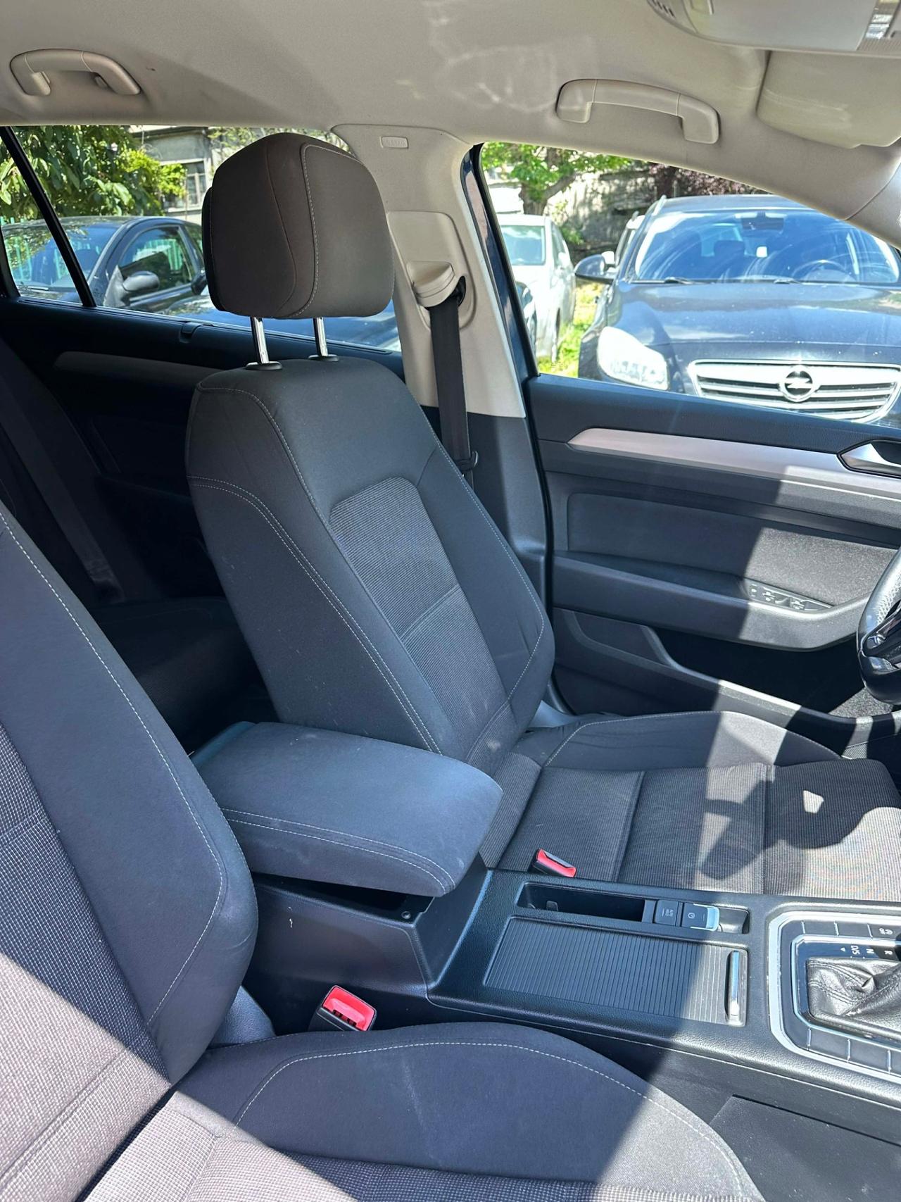 Volkswagen PASSAT VARIANT 1.6 TDI DSG BLUEMOTION.