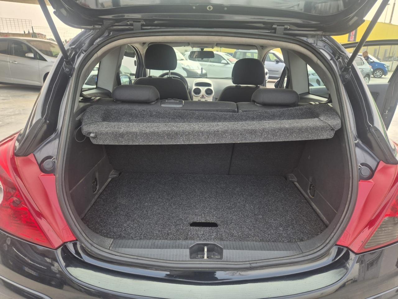 Opel Corsa 1.2 3 porte Sport