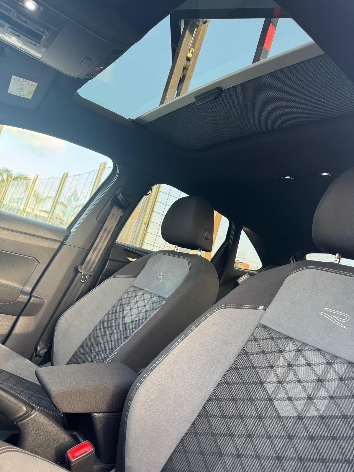 Volkswagen Taigo 1.0 TSI 110 CV DSG R-Line