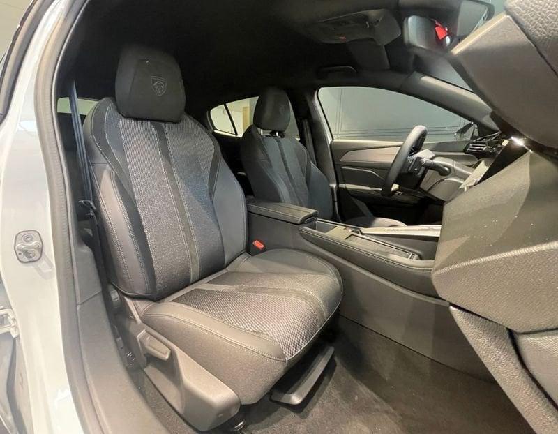 Peugeot 408 408 Hybrid 136 e-DCS6 GT