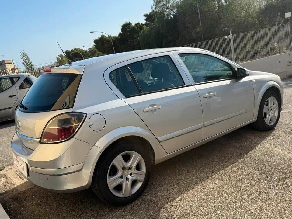Opel Astra 1.7 CDTI 101CV 5 porte Enjoy