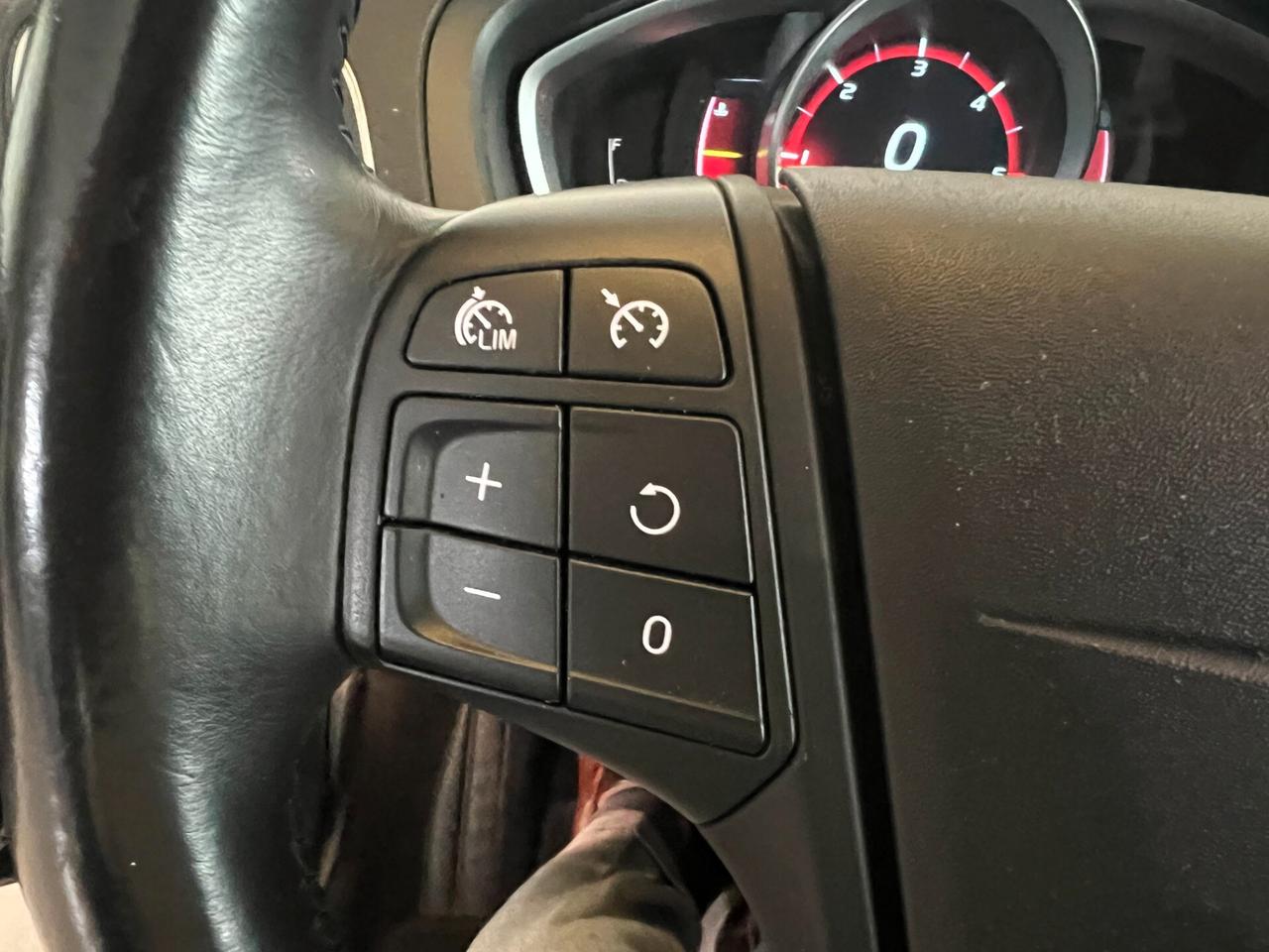 Volvo V40 solo 84.337 km unico proprietario ok neopatentati