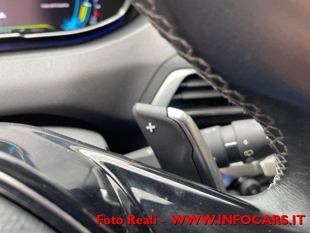 PEUGEOT 3008 Hybrid PHEV 225 e-EAT8 Allure Pack PROMO !!