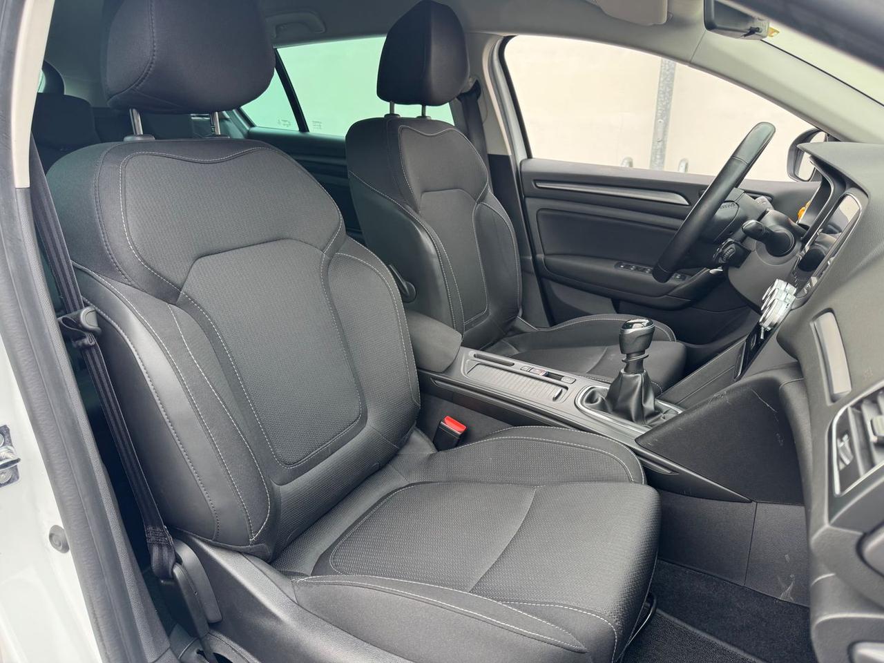 Renault Megane Business 1.3 Tce 140Cv #9072