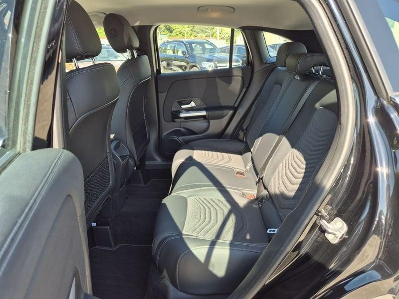 Mercedes-Benz GLA 180 Progressive Advanced Plus auto