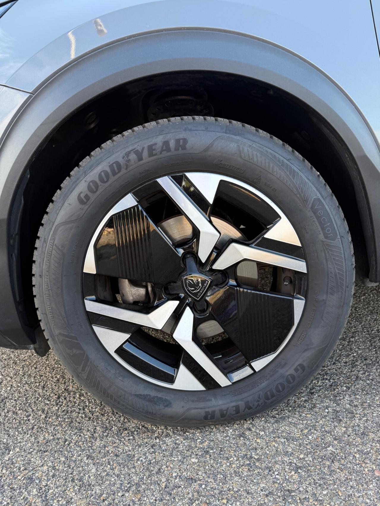 Peugeot 2008 BlueHDi 130 S&S EAT8 GT