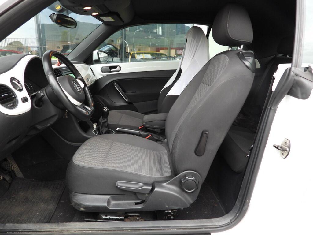 Volkswagen Maggiolino Maggiolino Cabrio 1.6 tdi Design 105cv