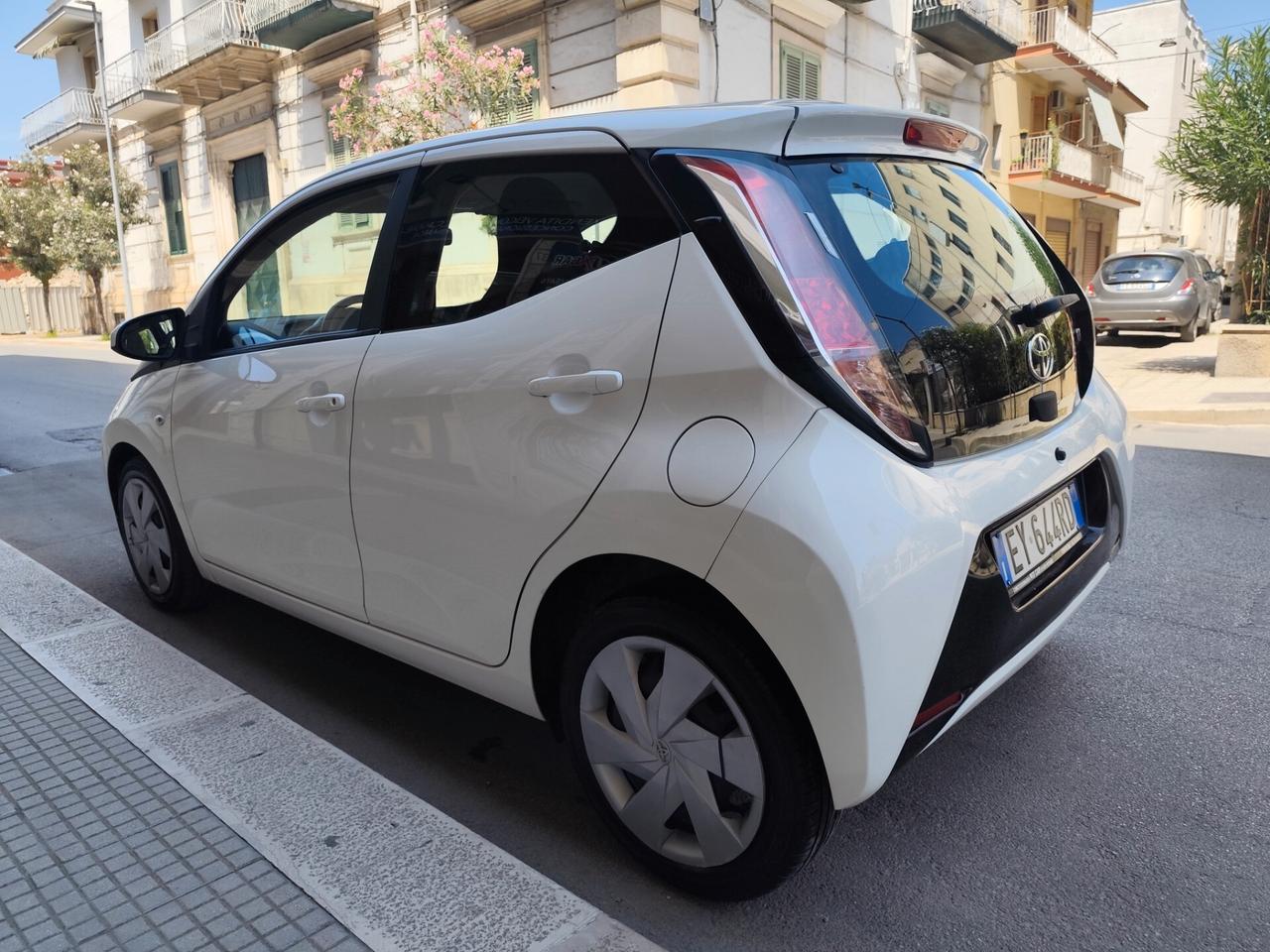 Toyota Aygo 1.0 VVT-i 69CV CAMBIO AUTOMATICO
