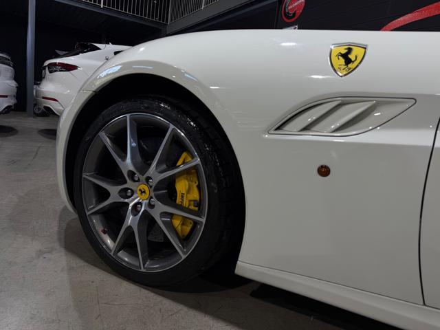 FERRARI California BIANCO AVUS CARBOCERAMICI ASPIRATA DAYTONA RED