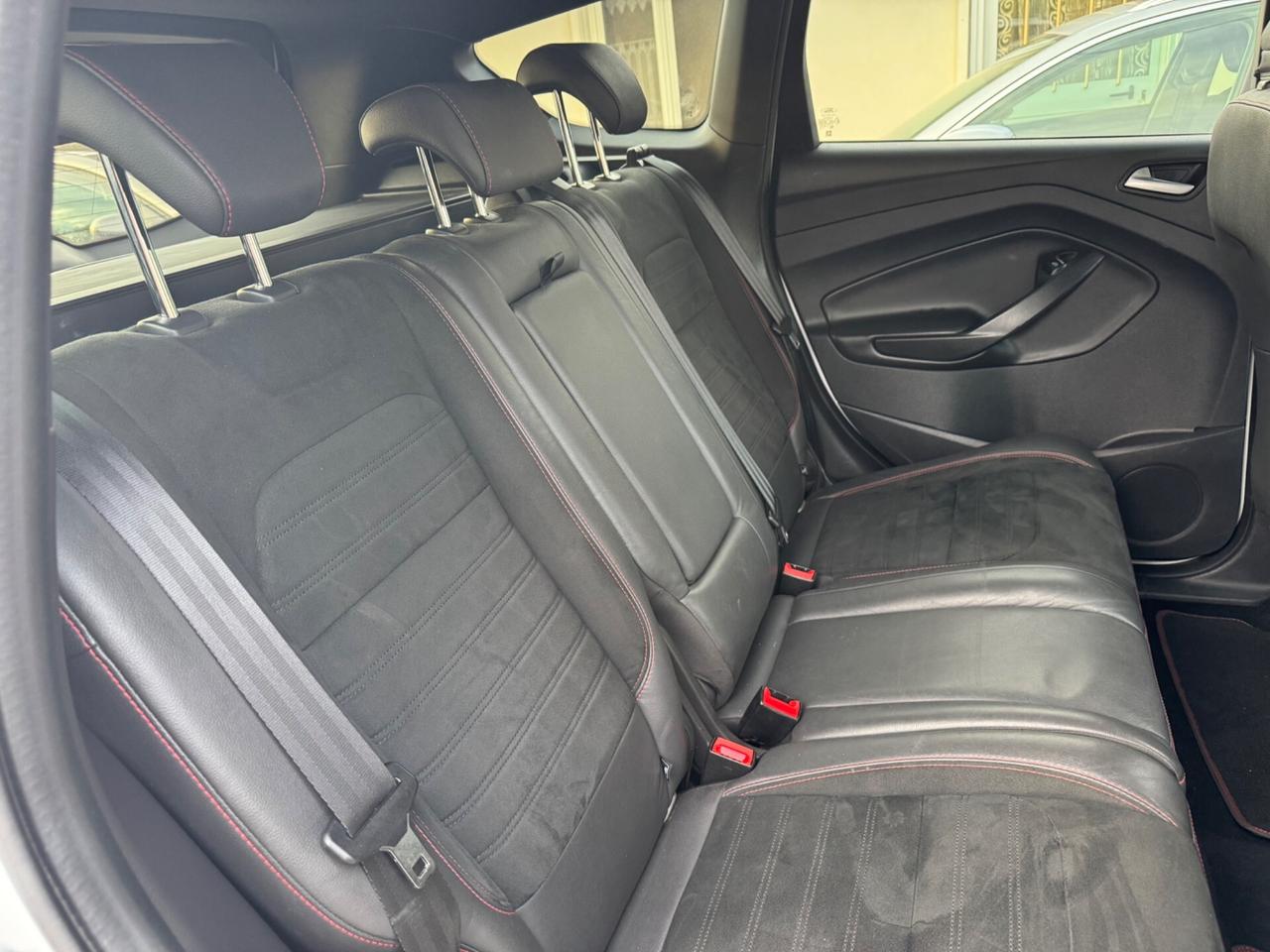 Ford Kuga 1.5 TDCI 120 CV S&S 2WD ST-Line