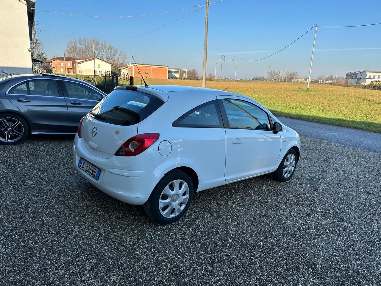 Opel Corsa 1.2 85CV 3 porte GPL-TECH b-color