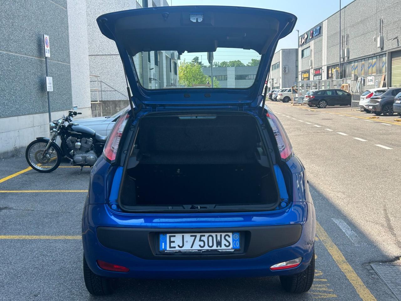 Fiat Punto Evo 1.4 77 CV Dynamic 5 Porte | Clima Bluetooth Cerchi in Lega Uniproprietario
