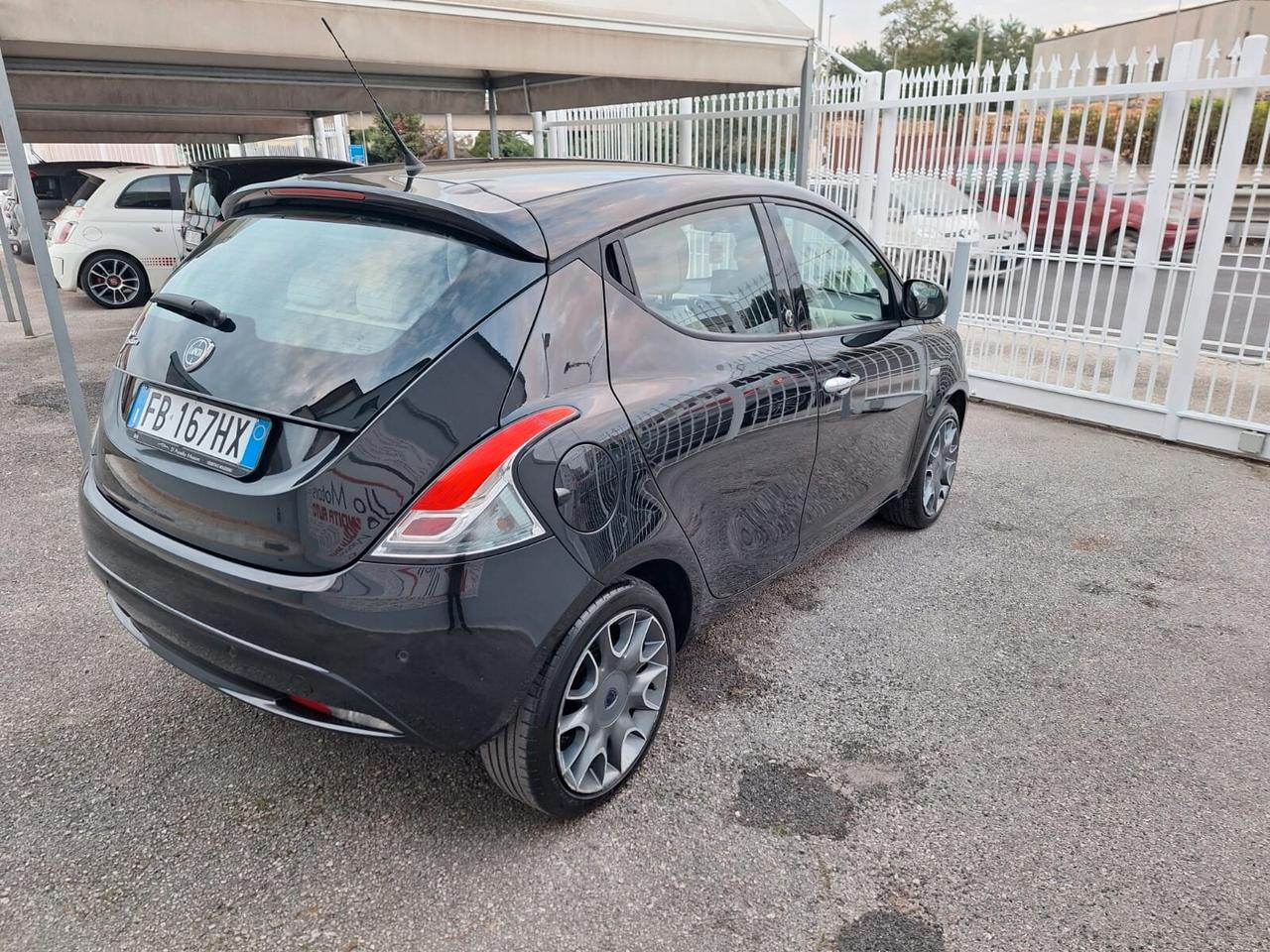 Lancia Ypsilon 1.2 69 CV 5 porte GPL Ecochic Gold