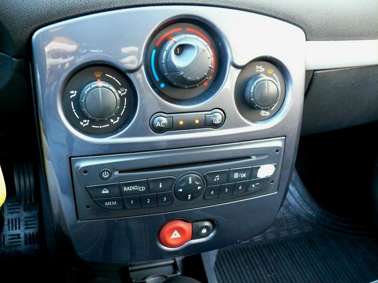 Renault Clio 1.2 16V 3 porte Dynamique