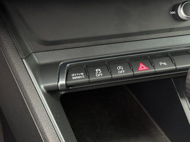 AUDI Q3 35TDI S line interno/esterno Gancio Matrix Unicopr