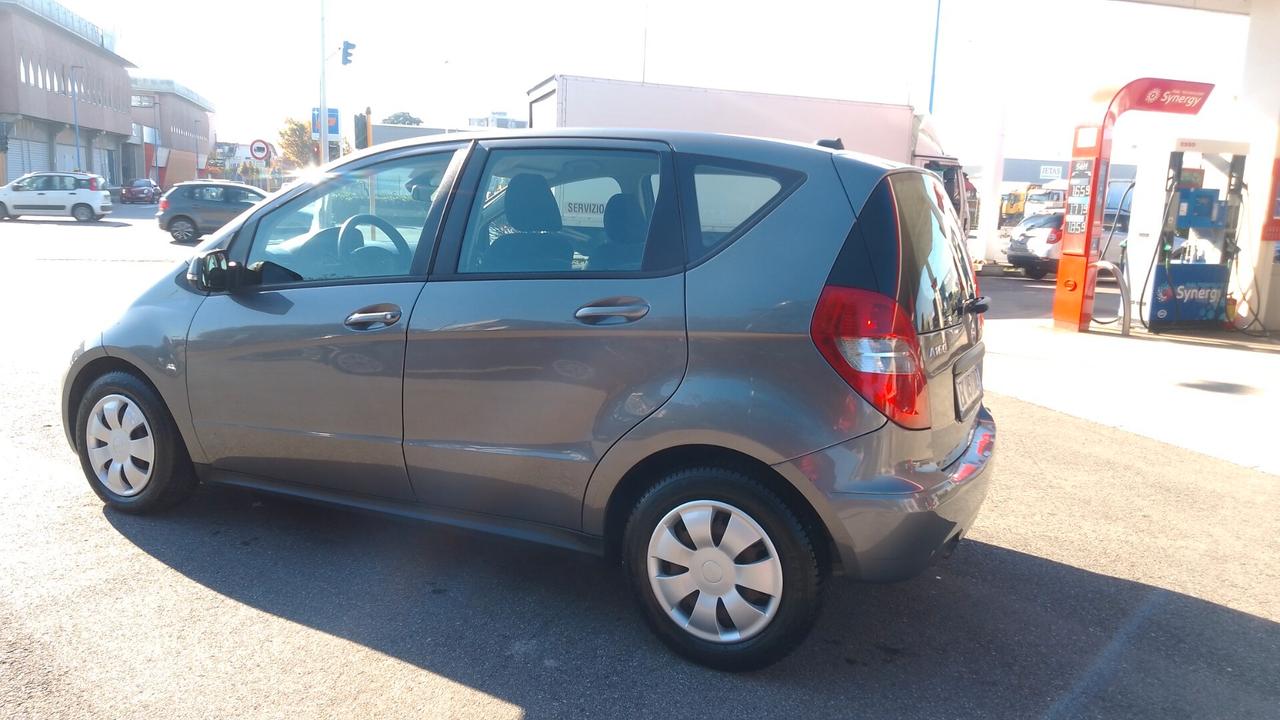 Mercedes-benz A 160 CDI automatico neop 2012
