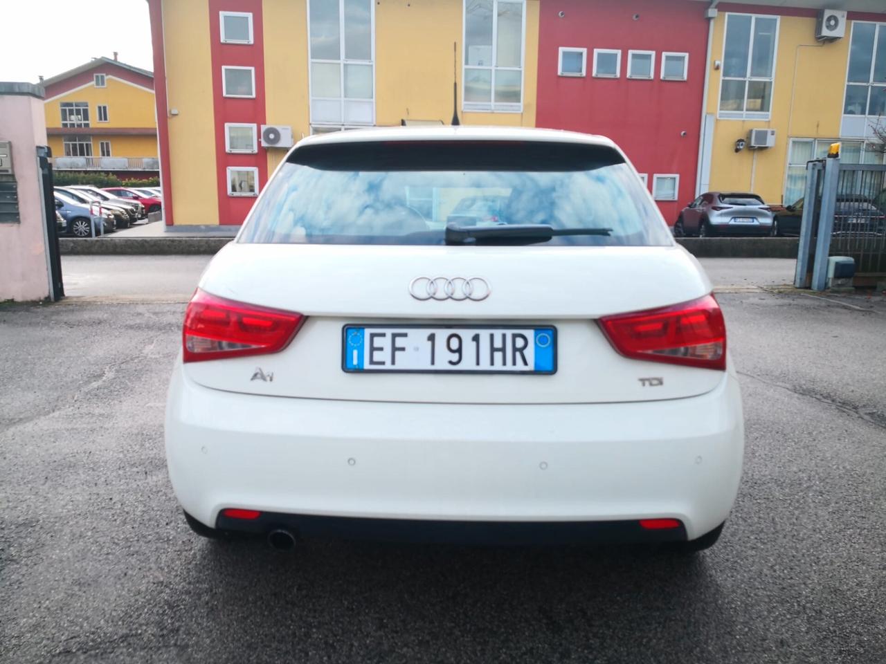 Audi A1 1.6 TDI 105 CV ***NEOPATENTATI***CIELO SCOLLATO***