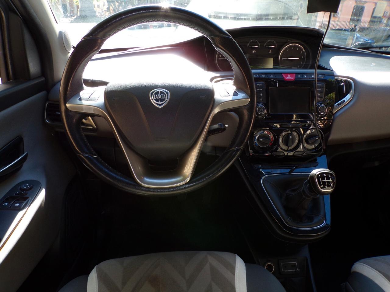 Lancia Ypsilon 1.2 69 CV 5 porte GPL Ecochic Gold NEOPATENTATI