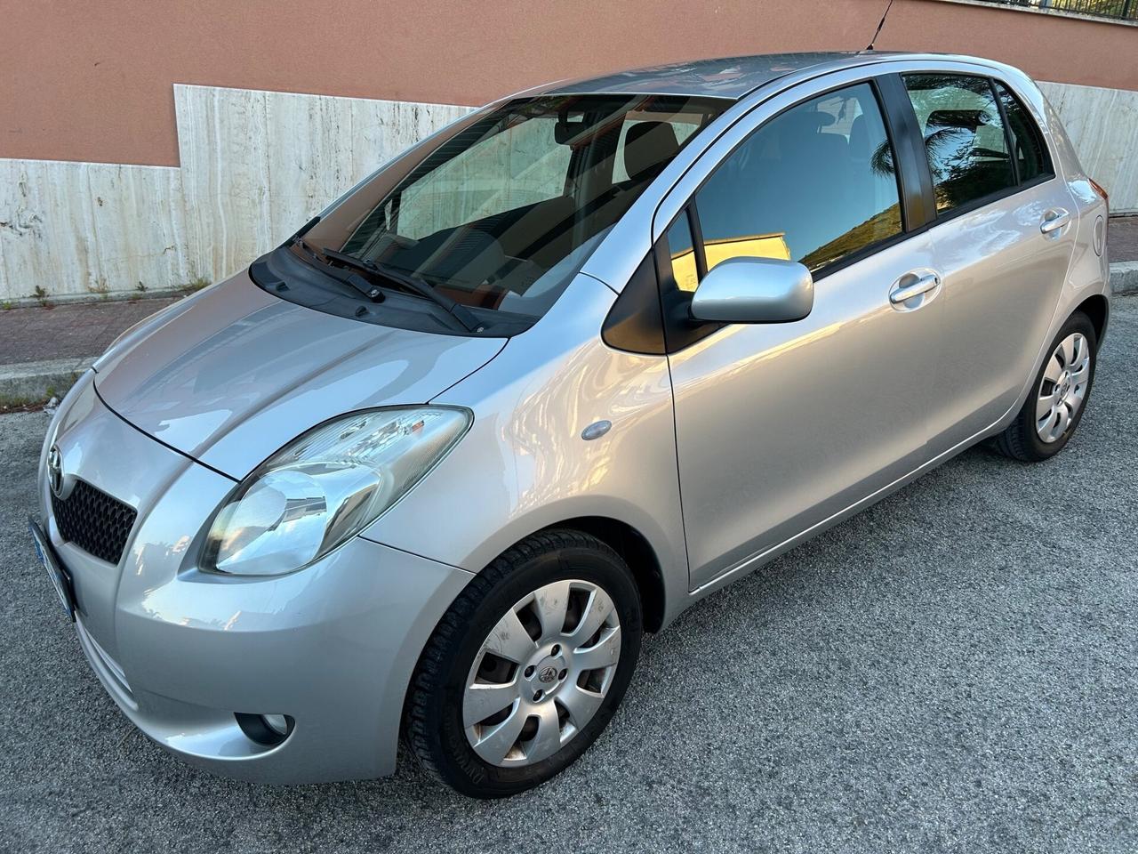 Toyota Yaris 1.3 benz ideale per neo patentati
