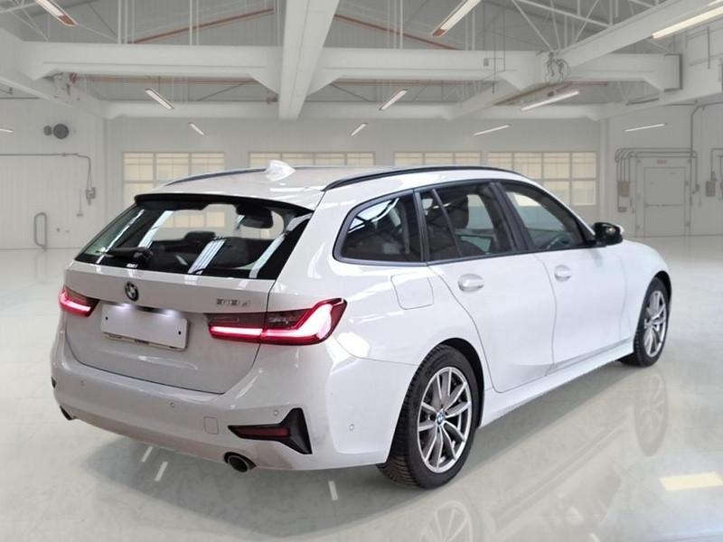 BMW 318 48V BUSINESS ADVANTAGE TOURING AUTO 5 PORTE STATION WAGON