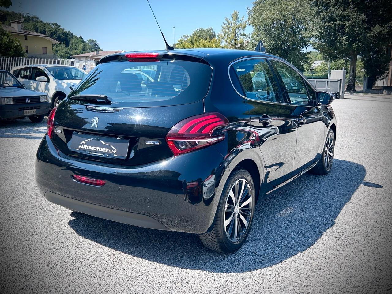 Peugeot 208 BlueHDi 5 porte-UNIPROPRIETARIO
