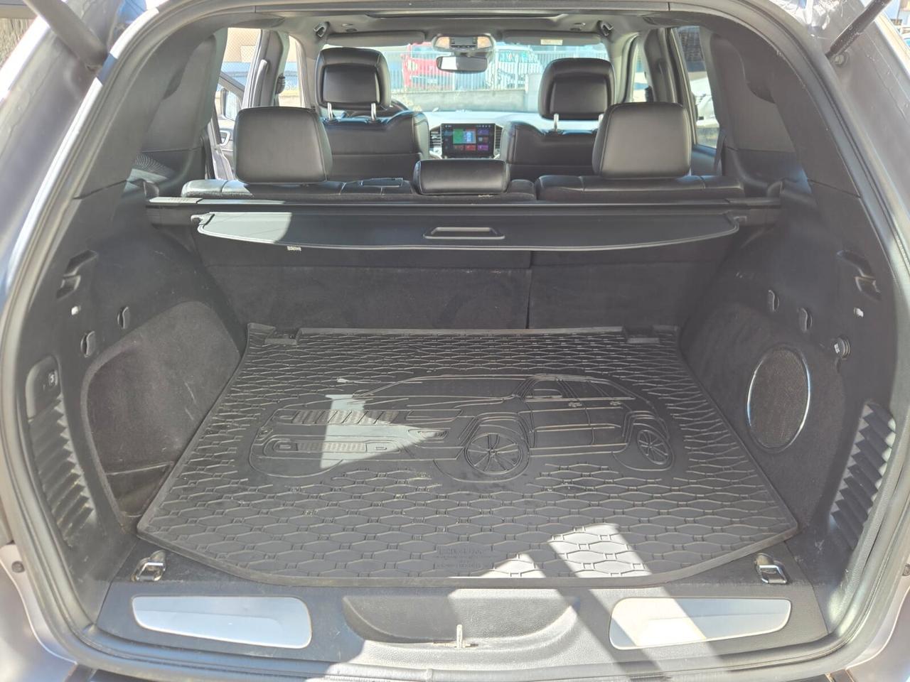 Jeep Grand Cherokee 3.0 V6 CRD 250 Multijet II S Model full