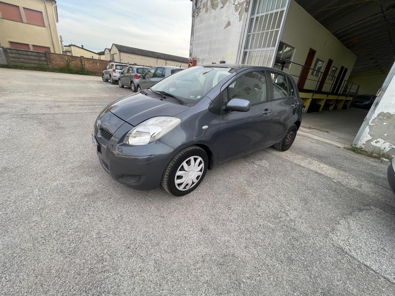 Toyota Yaris 1.3 5 porte Sol