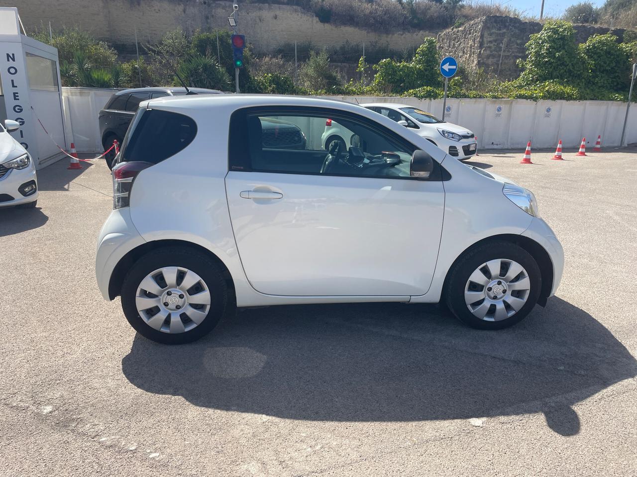 Toyota iQ 1.0