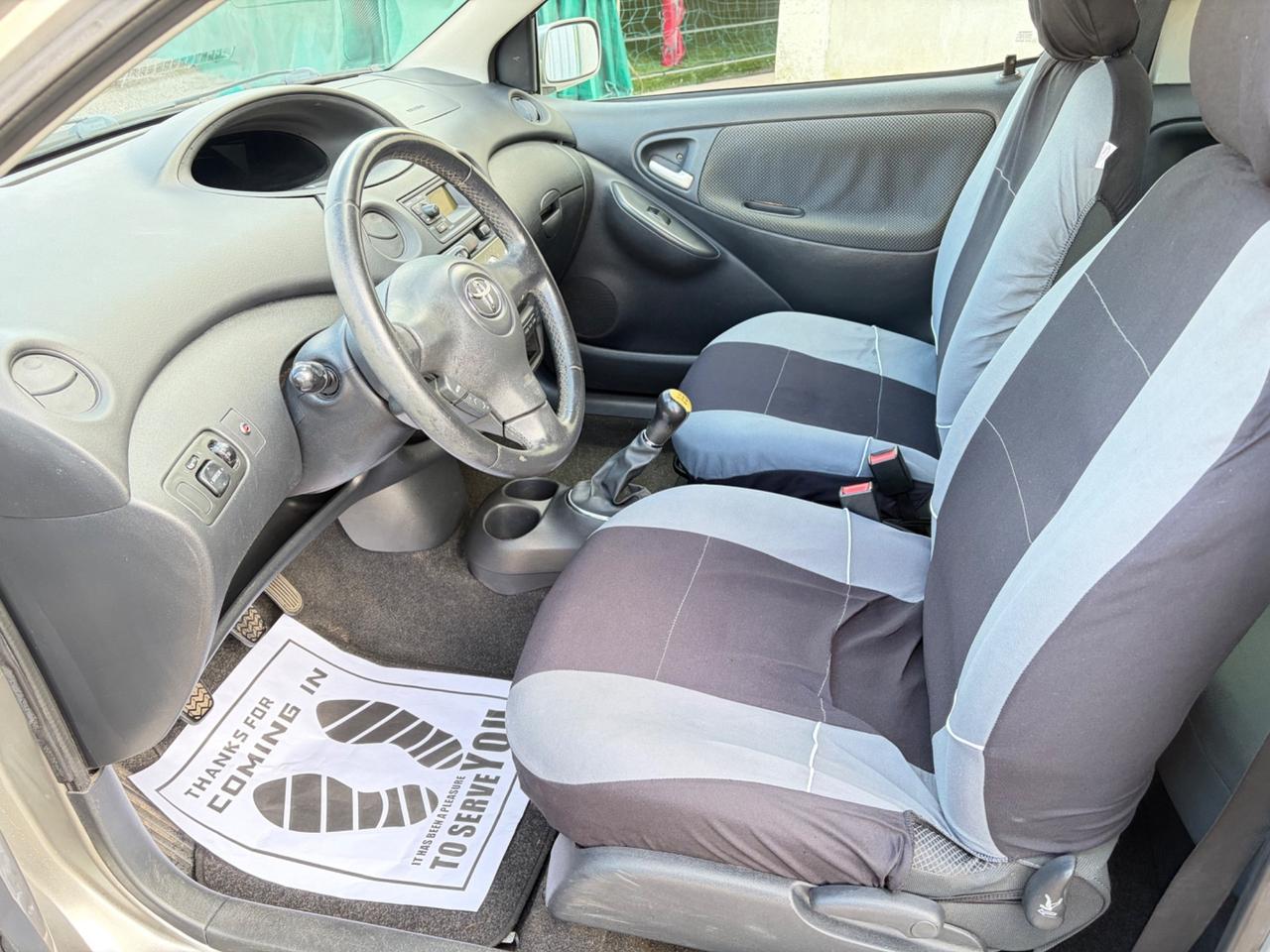 Toyota Yaris 1.3i 16V cat 3 porte Sol Neopatentati