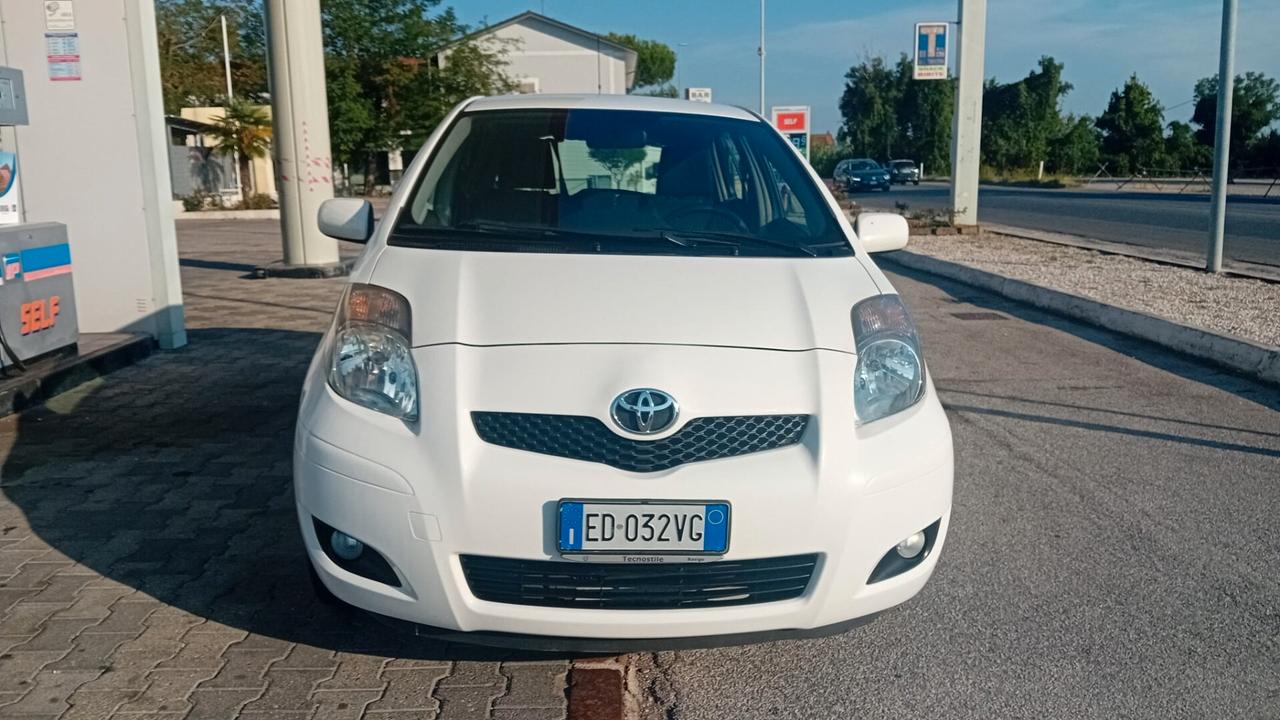 Toyota Yaris 1.0 5 porte Sol