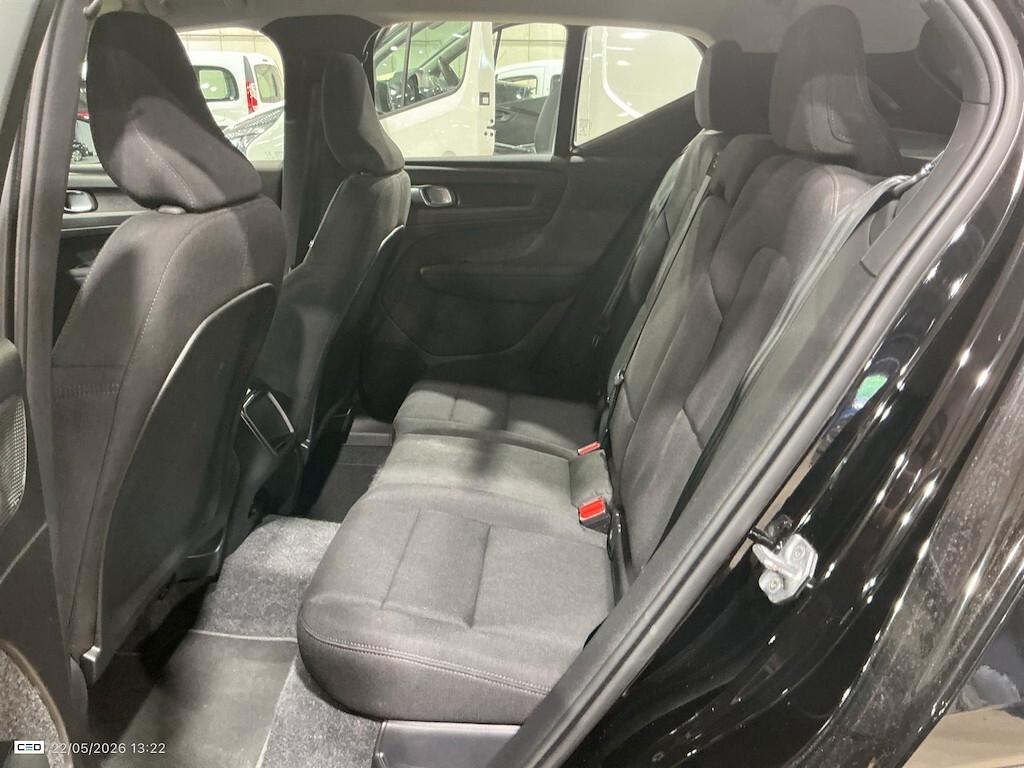 VOLVO XC40 1.5 T2 129CV 6M. MOMENTUM PRO ( FARI LED - COCKPIT - CRUISE - NAVI - MIRROR - SENSORI POST. )