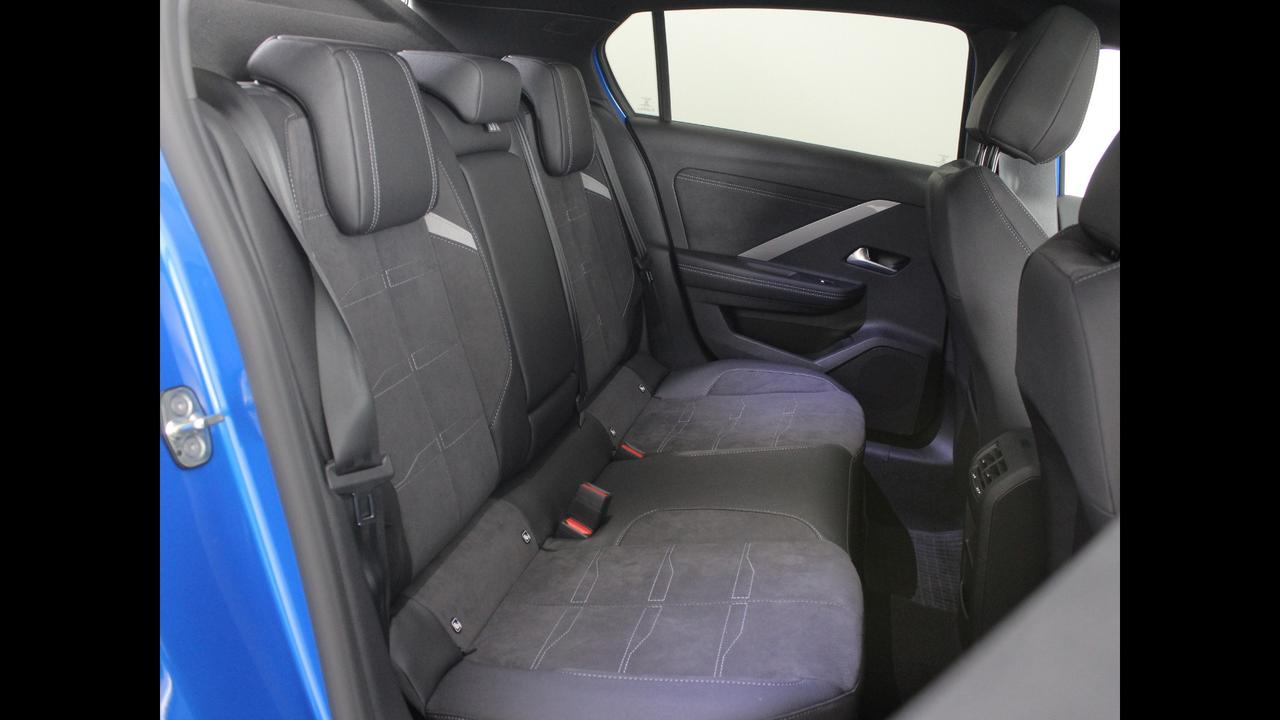 OPEL Astra GS Electric 156 hp