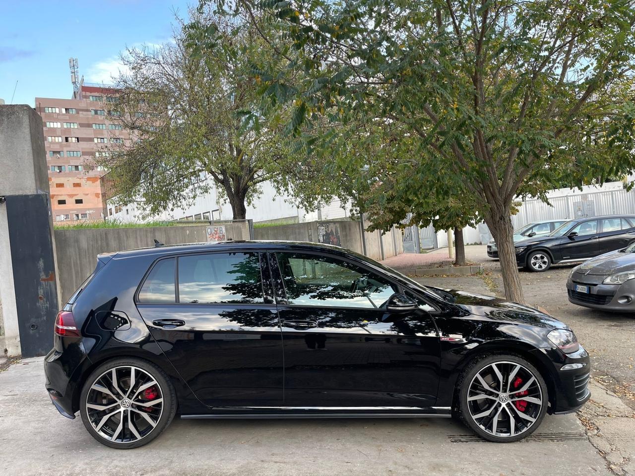 Volkswagen Golf GTI 230 CV Performance 2.0 TSI DSG 5p.