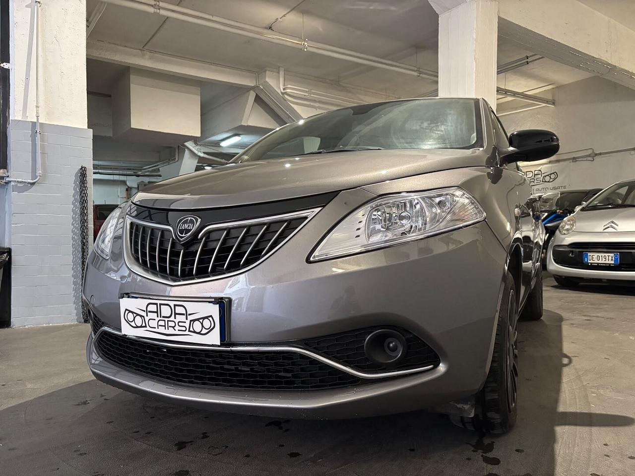 Lancia Ypsilon 1.0 HYBRID