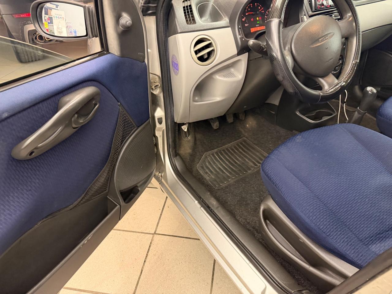 Punto 1.9 JTD 5 porte ELX