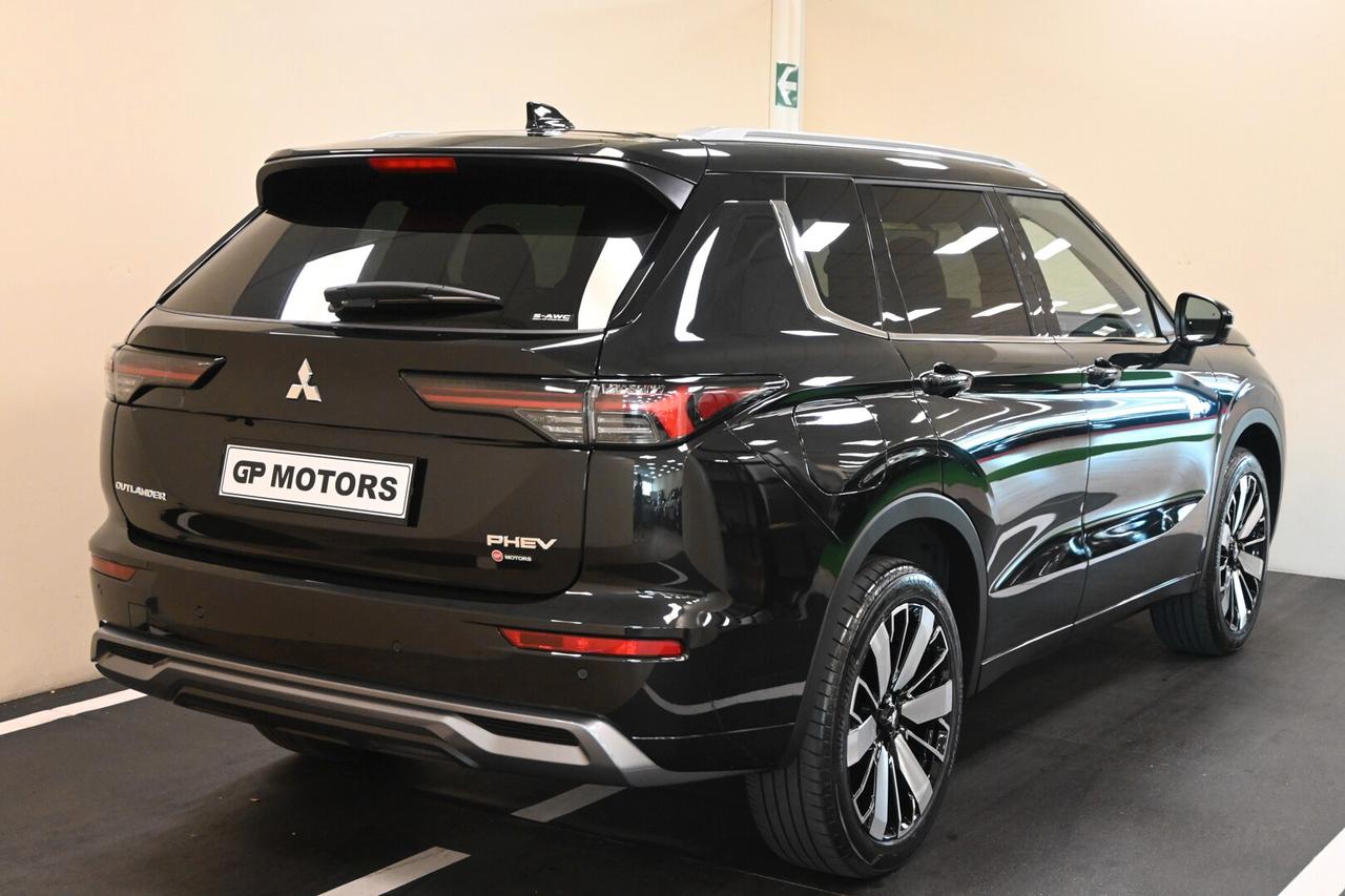 MITSUBISHI Outlander 4ª serie Outlander 2.4L 4...