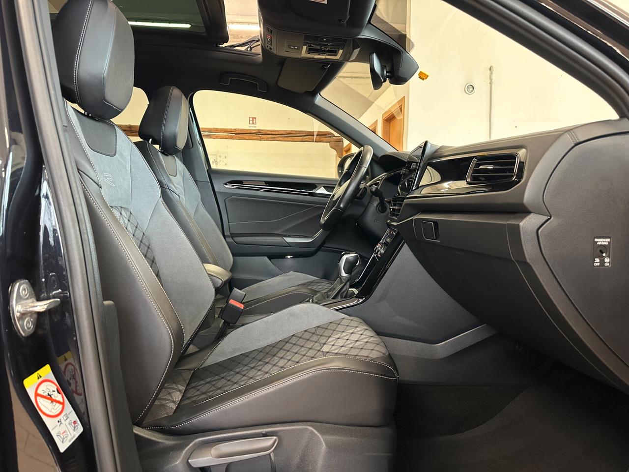 VOLKSWAGEN T-ROC 2.0 TDI SCR 150 CV DSG R-LINE *LED*CARPLAY*TETTO